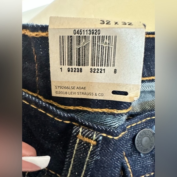 Levi’s 511 Slim Jeans - Men’s 32x32
Effortless Cool in Every Step - Picture 5 of 10